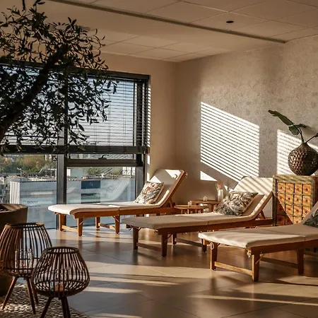 Hotel Der Valk 4*
