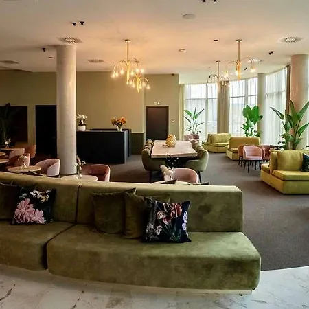 Hotel Der Valk 4*