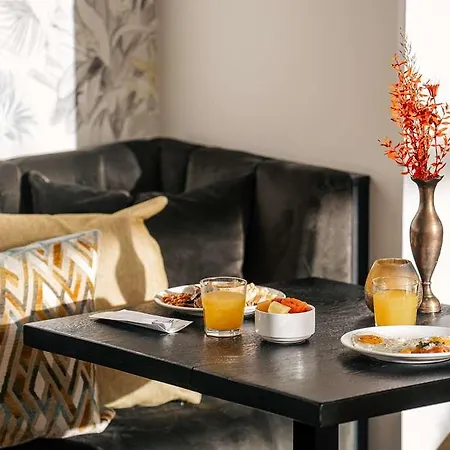 Der Valk Hotel 4*